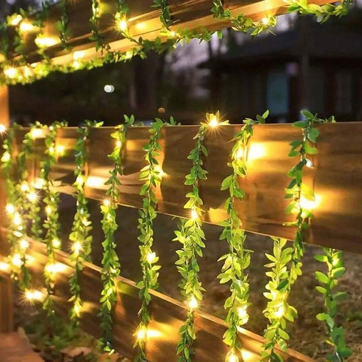 Guirnalda Enredadera con Luz LED y Panel Solar: ¡Magia Natural y Luz sin Gastar! ✨